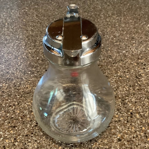 Antique 1950s heavy glass Syrup bottle Red Bakelite handle sunburst bottom - Picture 2 of 6